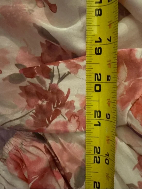 White House Black Market Top with smocked elastic yoke detail, ruffles Sz L - Picture 8 of 8